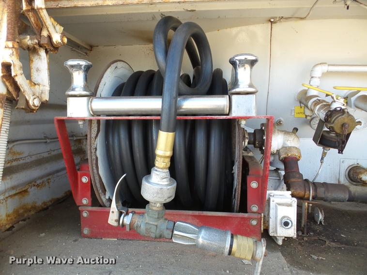 image for item DA7339 1999 International 4700 propane fuel truck