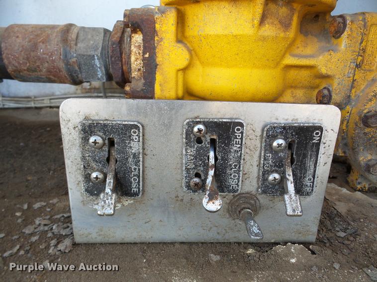 image for item DA7339 1999 International 4700 propane fuel truck