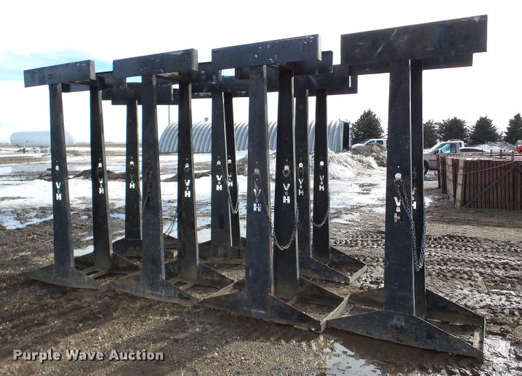 image for item DA7346 (7) V and H concrete form racks