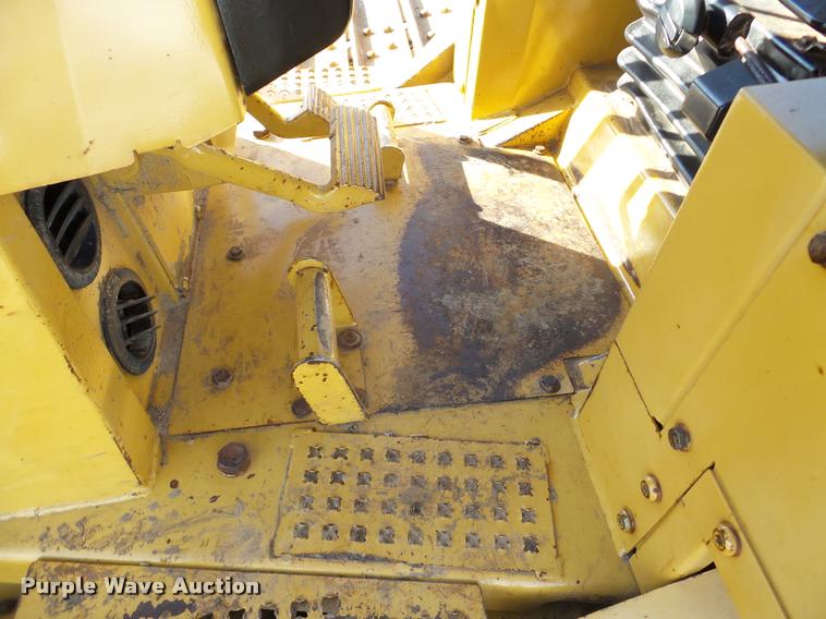image for item DA7352 1999 Caterpillar D5M LGP dozer