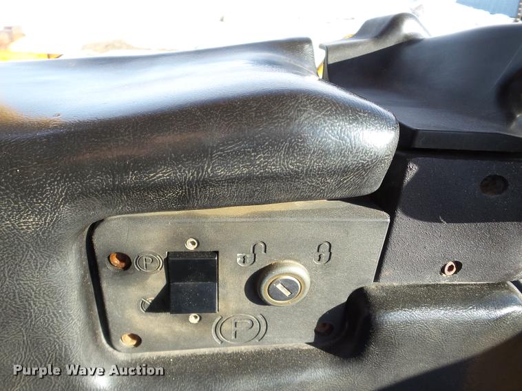 image for item DA7352 1999 Caterpillar D5M LGP dozer