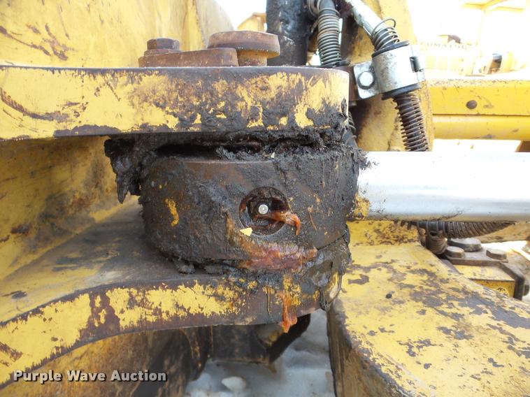 image for item DA7352 1999 Caterpillar D5M LGP dozer