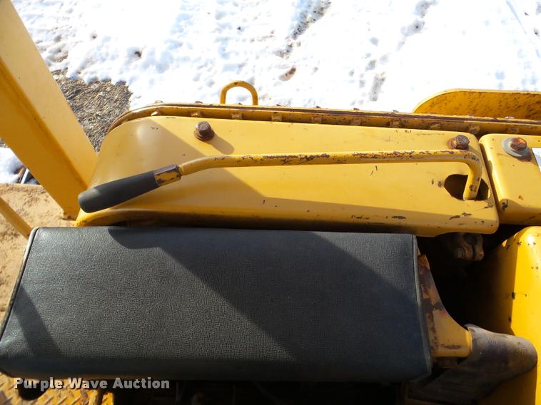 image for item DA7353 1980 Komatsu D65E dozer