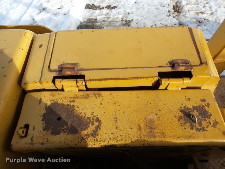 image for item DA7353 1980 Komatsu D65E dozer
