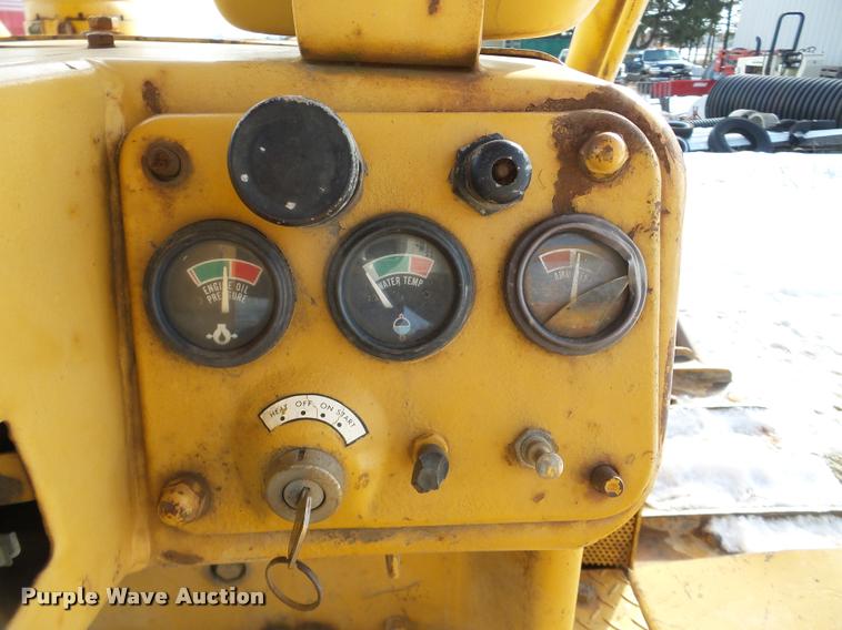 image for item DA7353 1980 Komatsu D65E dozer
