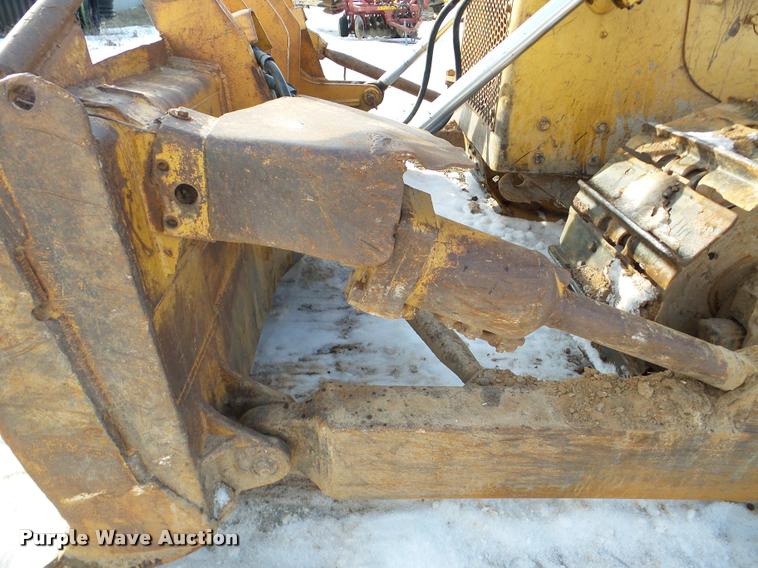 image for item DA7353 1980 Komatsu D65E dozer