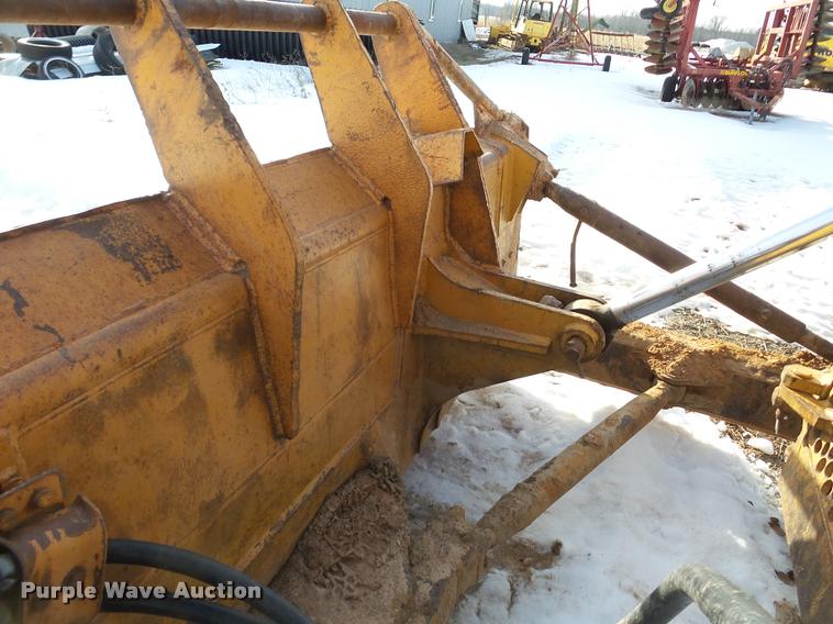 image for item DA7353 1980 Komatsu D65E dozer