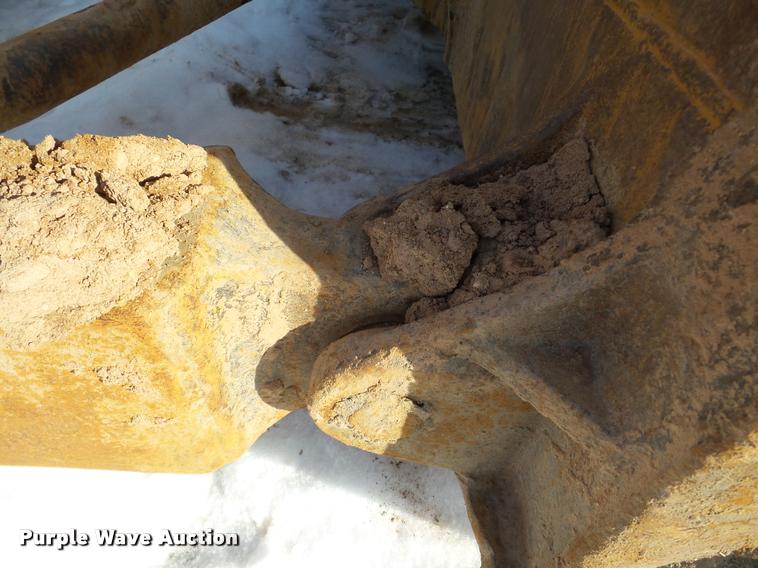 image for item DA7353 1980 Komatsu D65E dozer