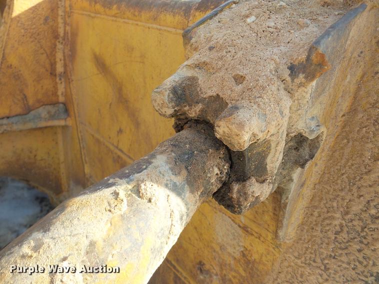 image for item DA7353 1980 Komatsu D65E dozer