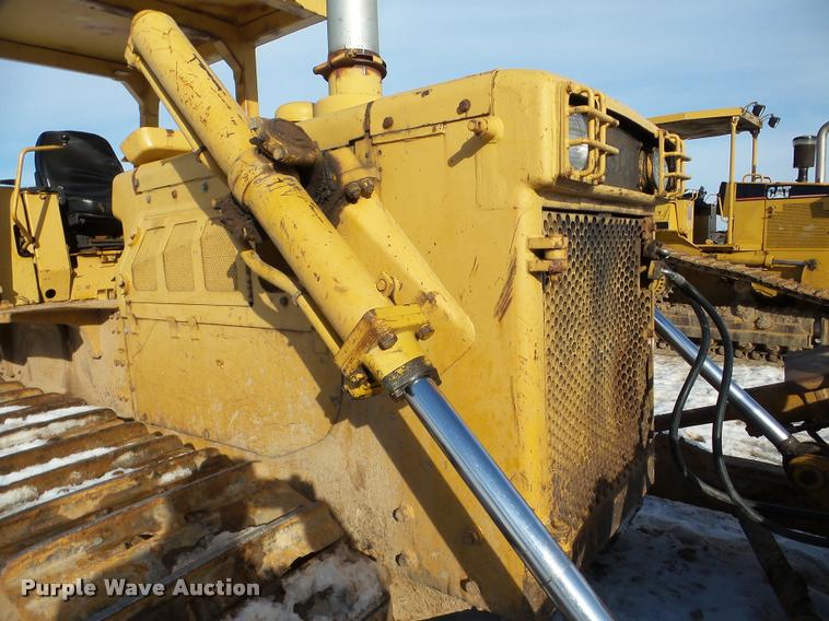 image for item DA7353 1980 Komatsu D65E dozer