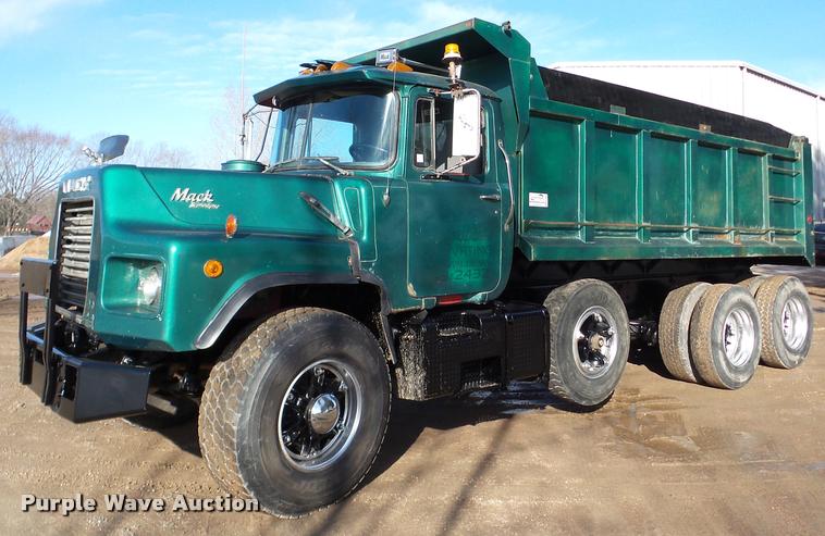 image for item DA7354 1989 Mack DM688S dump truck