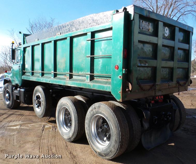 image for item DA7354 1989 Mack DM688S dump truck