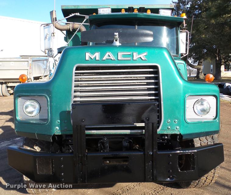 image for item DA7354 1989 Mack DM688S dump truck