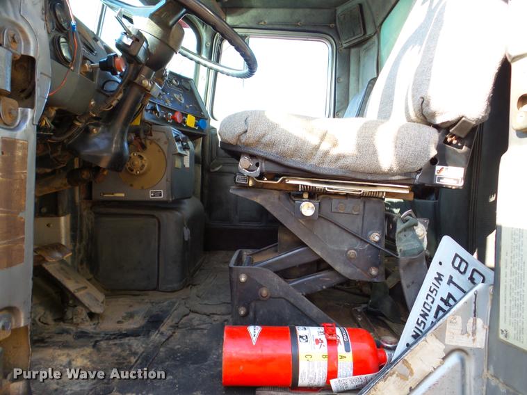 image for item DA7354 1989 Mack DM688S dump truck