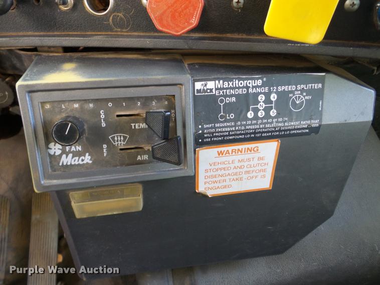 image for item DA7354 1989 Mack DM688S dump truck