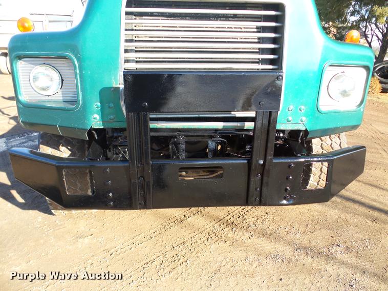 image for item DA7354 1989 Mack DM688S dump truck