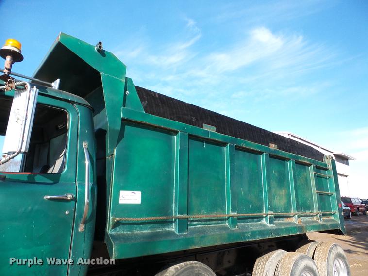 image for item DA7354 1989 Mack DM688S dump truck