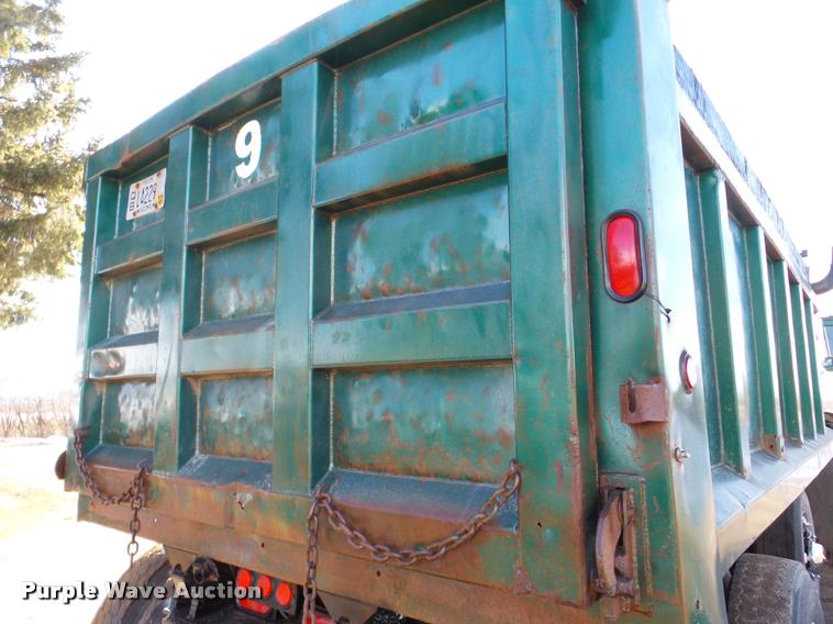 image for item DA7354 1989 Mack DM688S dump truck