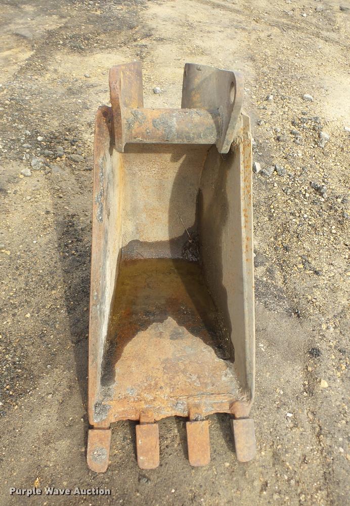 image for item DA7372 Backhoe bucket