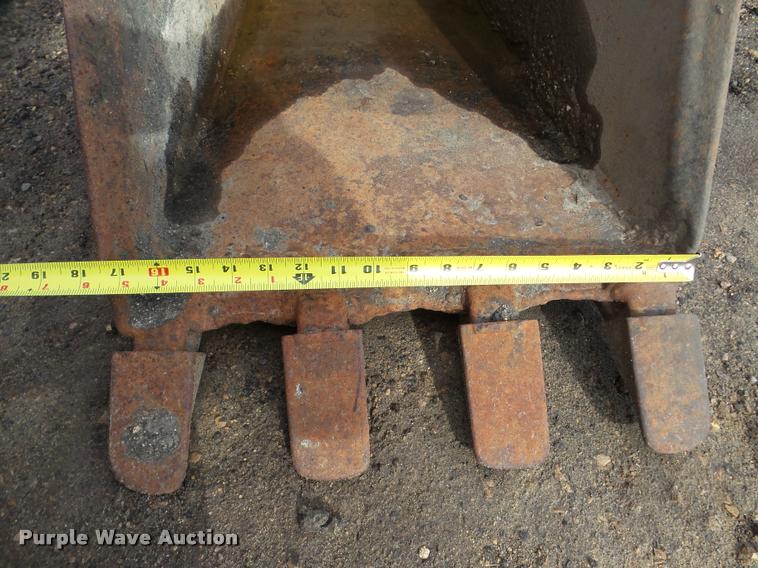 image for item DA7372 Backhoe bucket