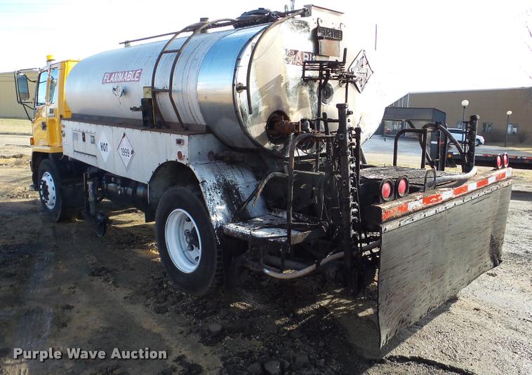 image for item DA7377 1991 GMC 7000 oil distribution truck