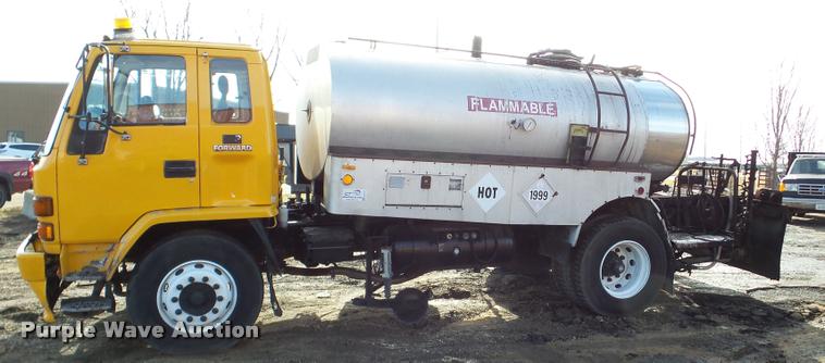 image for item DA7377 1991 GMC 7000 oil distribution truck