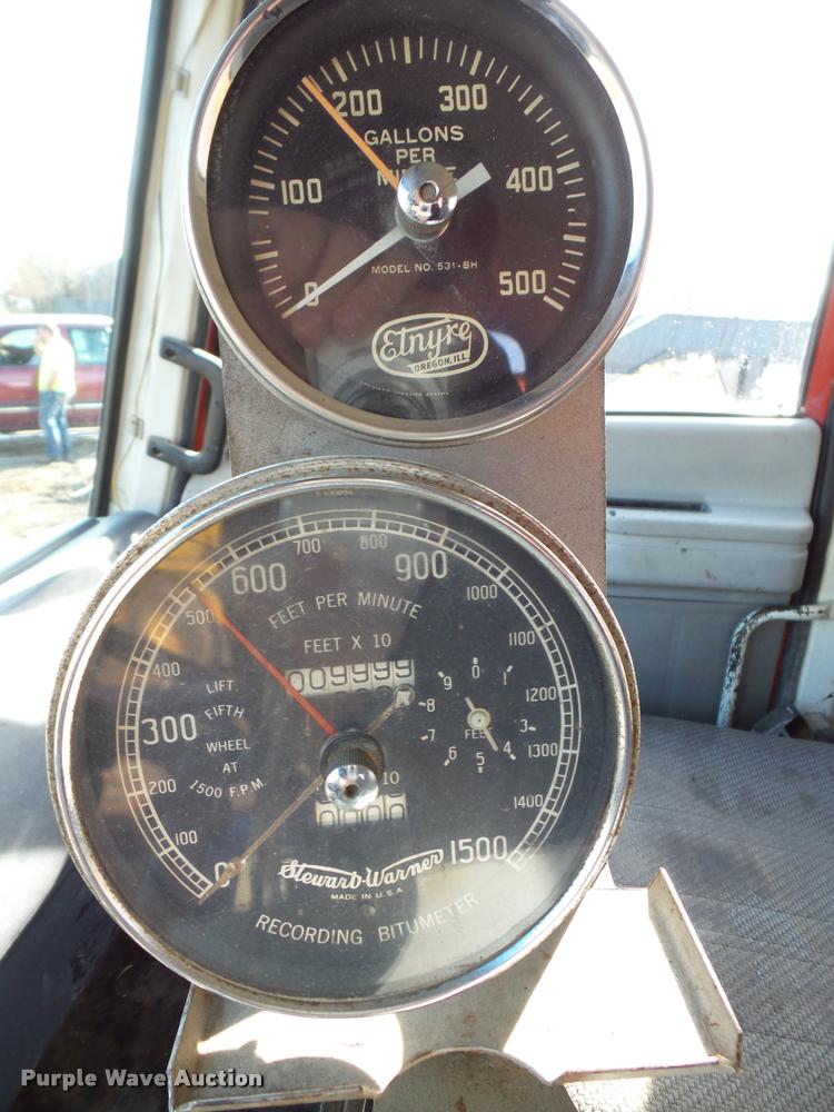 image for item DA7377 1991 GMC 7000 oil distribution truck