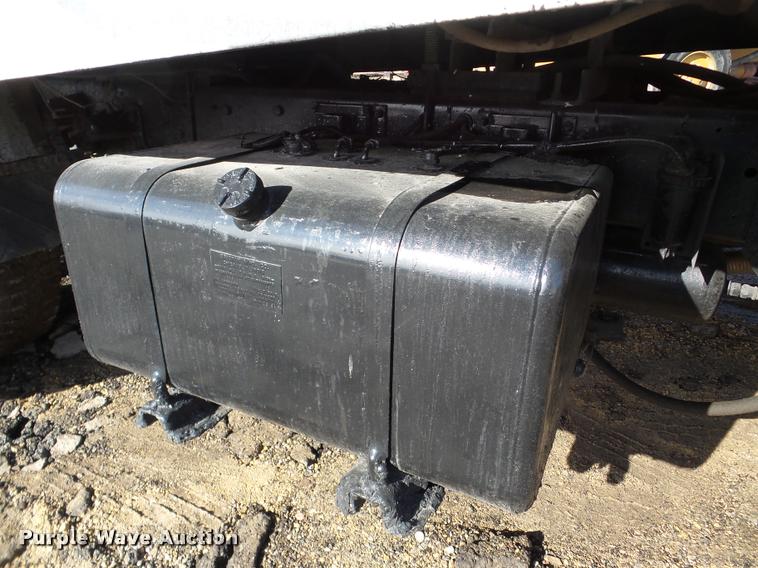 image for item DA7377 1991 GMC 7000 oil distribution truck