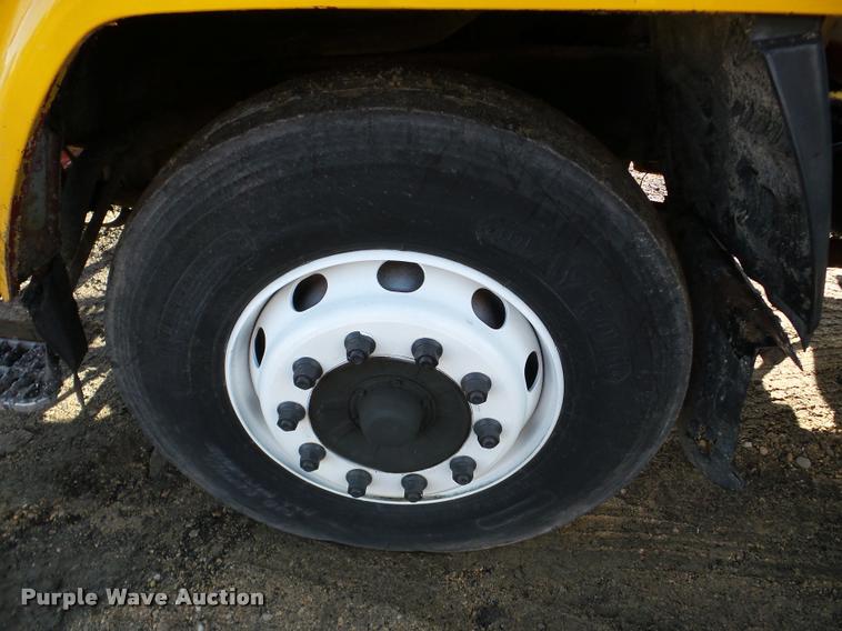 image for item DA7377 1991 GMC 7000 oil distribution truck