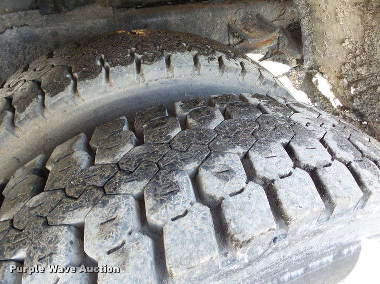 image for item DA7377 1991 GMC 7000 oil distribution truck