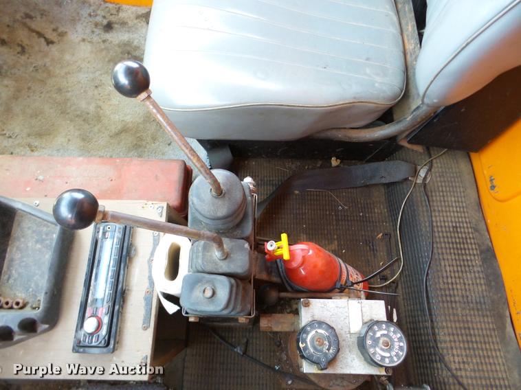 image for item DA7378 1988 GMC Brigadier dump truck