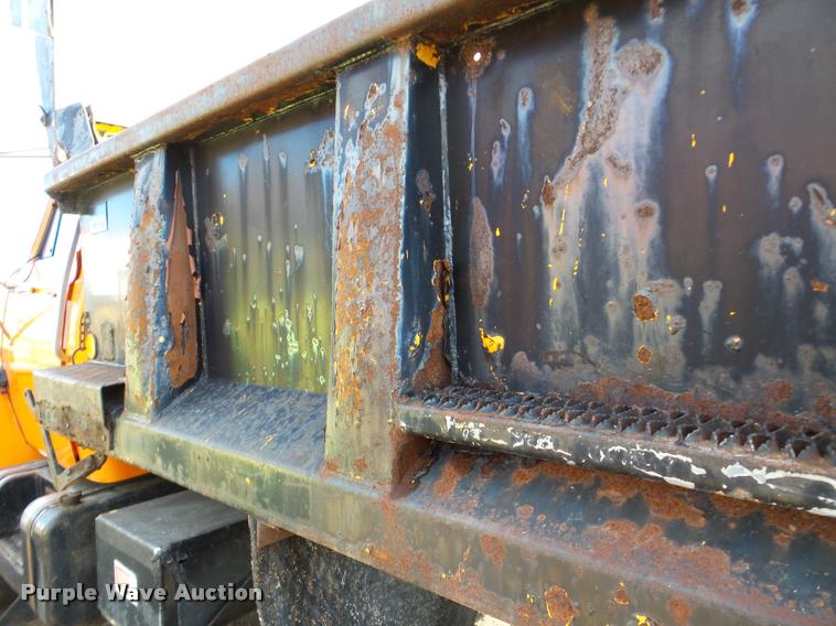 image for item DA7378 1988 GMC Brigadier dump truck