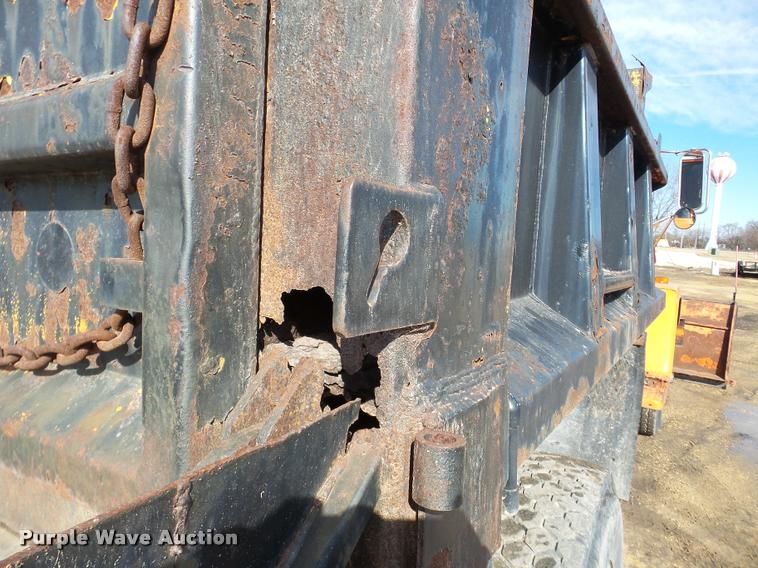 image for item DA7378 1988 GMC Brigadier dump truck