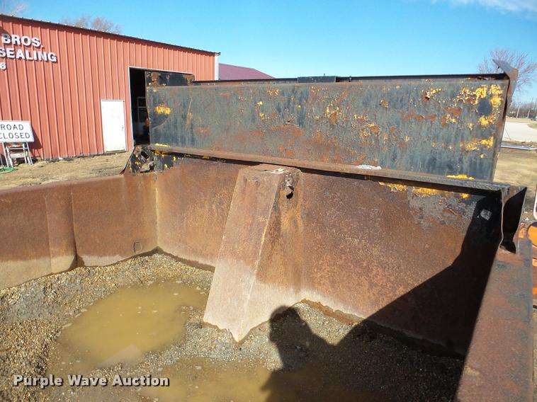 image for item DA7378 1988 GMC Brigadier dump truck