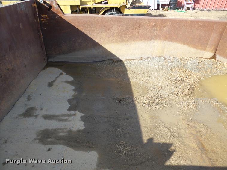 image for item DA7378 1988 GMC Brigadier dump truck