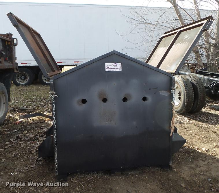 Asphalt hot box in Rock Falls, IL Item DA7379 sold Purple Wave