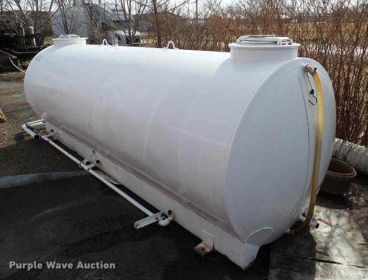 image for item DA7384 2001 Mid State water tank