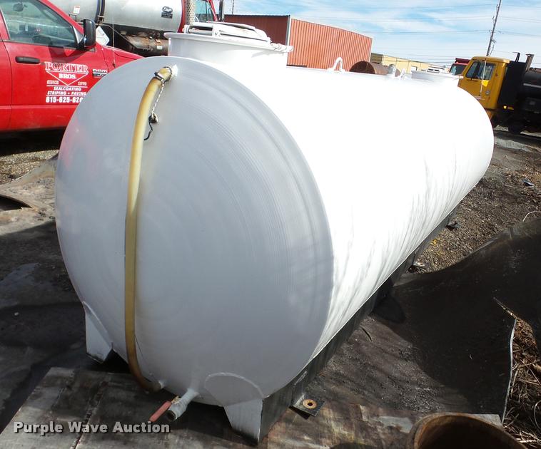 image for item DA7384 2001 Mid State water tank