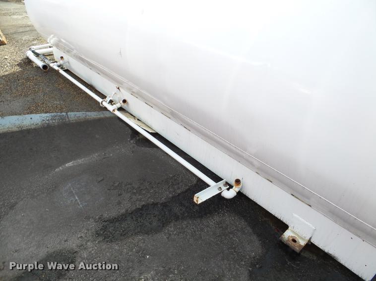 image for item DA7384 2001 Mid State water tank