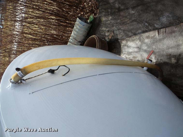 image for item DA7384 2001 Mid State water tank