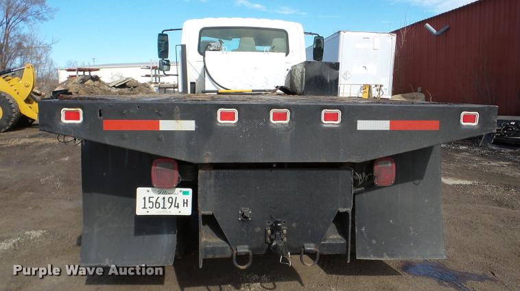 image for item DA7385 2002 International 4300 flatbed truck