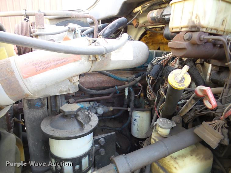 image for item DA7385 2002 International 4300 flatbed truck