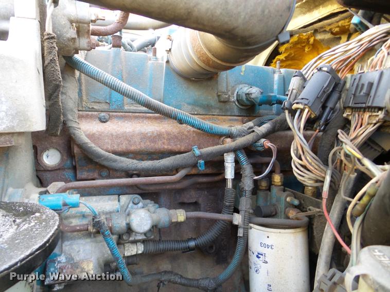 image for item DA7385 2002 International 4300 flatbed truck