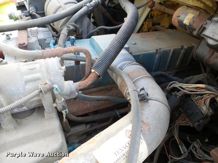 image for item DA7385 2002 International 4300 flatbed truck