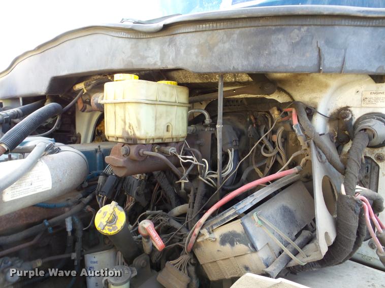 image for item DA7385 2002 International 4300 flatbed truck