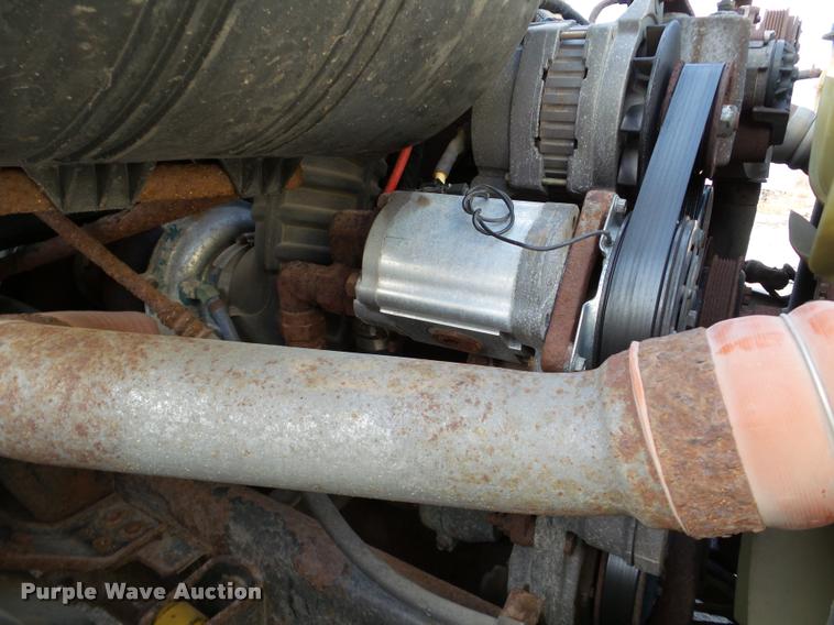 image for item DA7385 2002 International 4300 flatbed truck