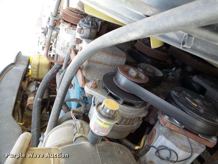 image for item DA7385 2002 International 4300 flatbed truck