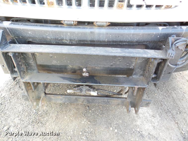 image for item DA7385 2002 International 4300 flatbed truck