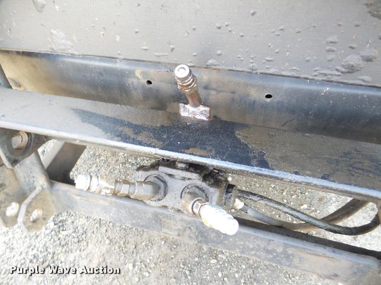 image for item DA7385 2002 International 4300 flatbed truck