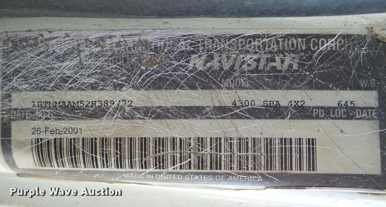 image for item DA7385 2002 International 4300 flatbed truck